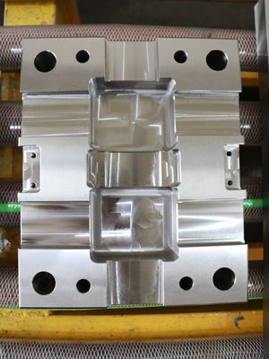 ποιότητας  CNC Machined Plastic Mould Base Precisely Milled ISO9001:2015 εργοστάσιο